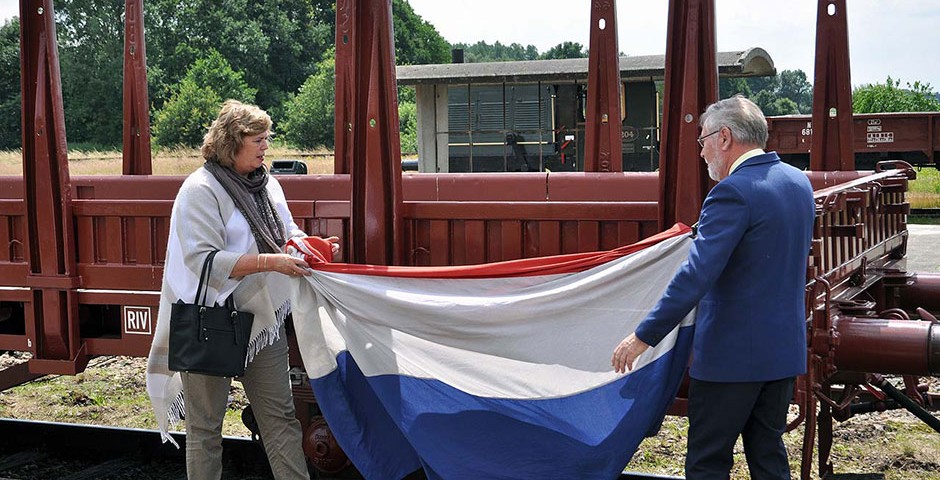 Onthulling van de wagen - Foto: Klaas Vijfschagt